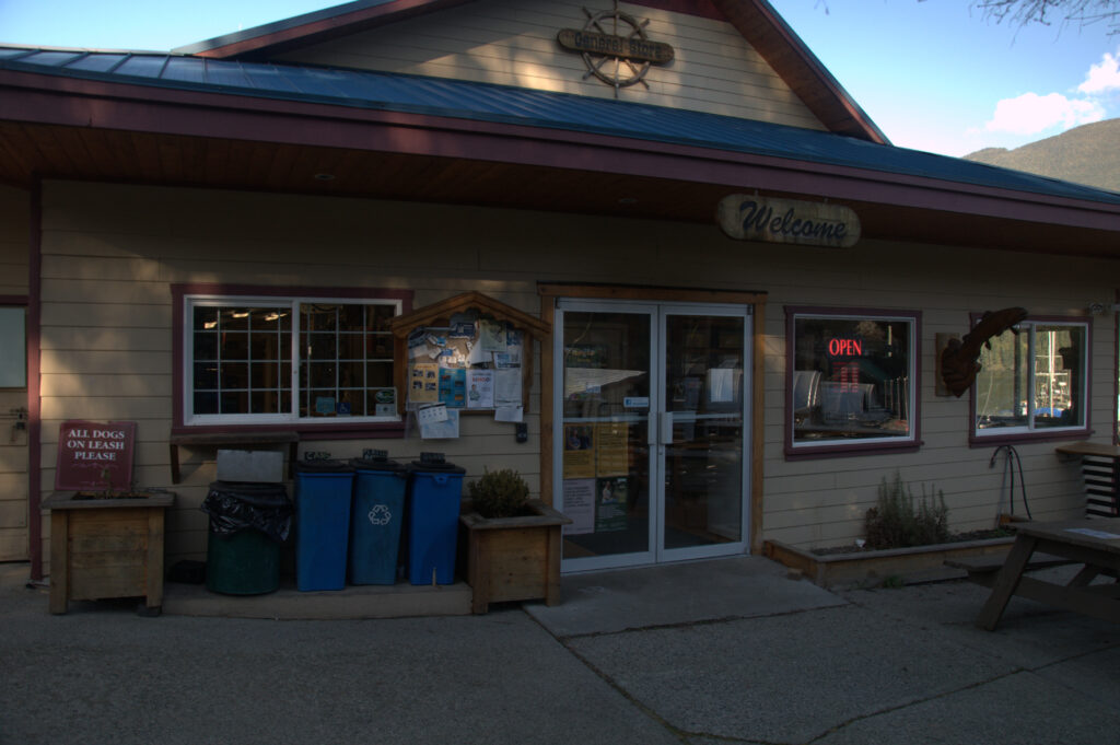 Egmont BC waterfront boats and marina